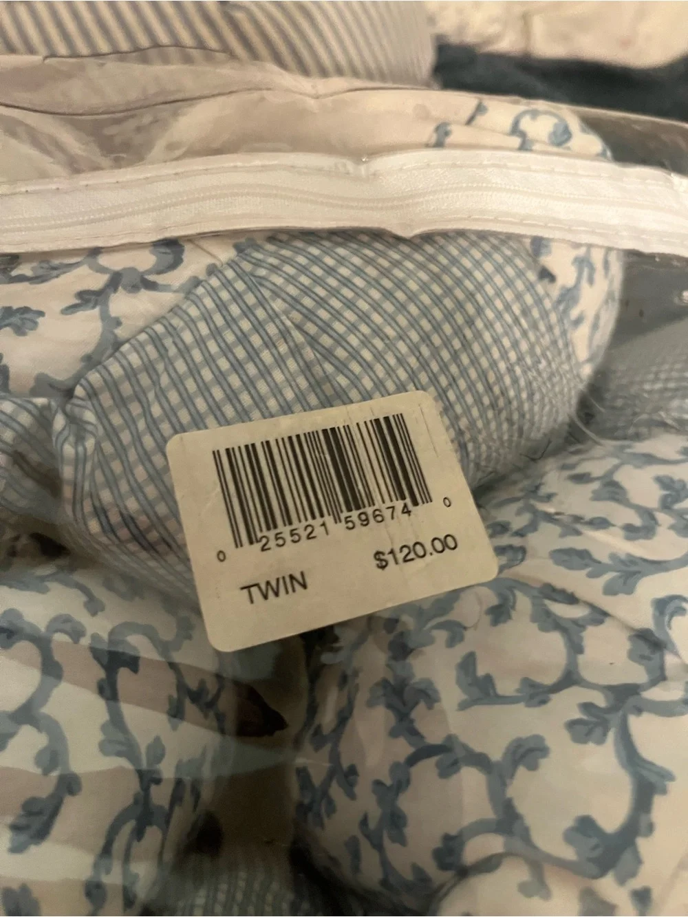 Croscill Vintage  Blue and White Twin Patchwork Puff Comforter - NWOT